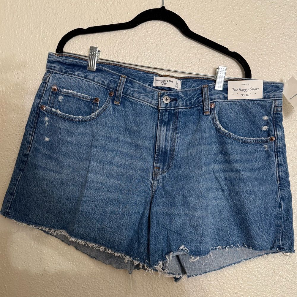 Abercrombie & Fitch the baggy low rise Light Blue denim Jean Shorts size 33/16